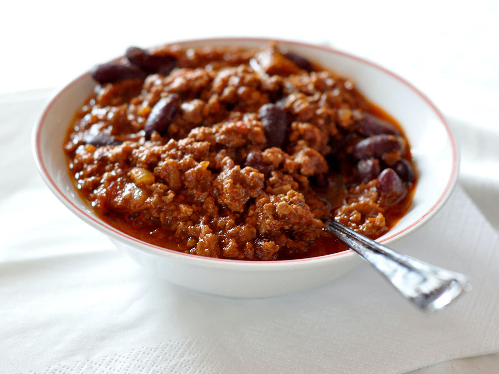 EASY CHILLI CON CARNE - bite board