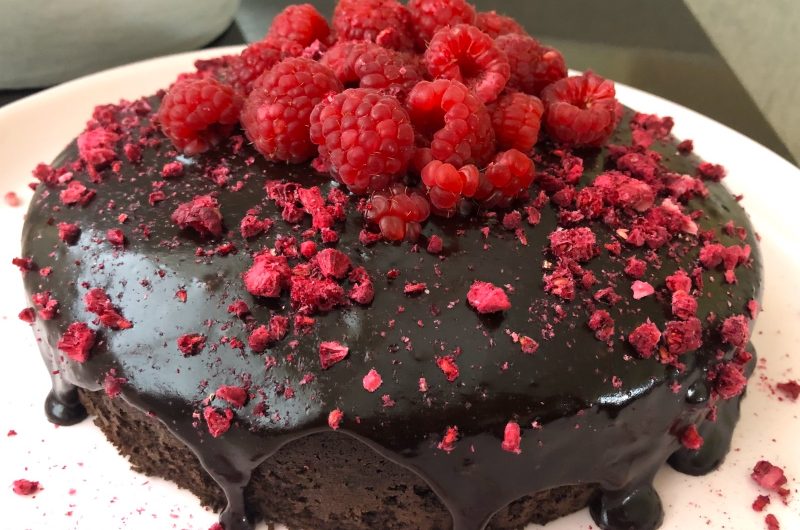 EASY CHOCOLATE CAKE WITH RASPBERRIES TWO WAYS
